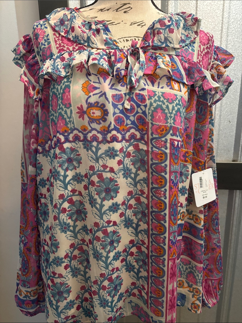 NWT- Stella and Ginger floral ruffle top. Size XL.